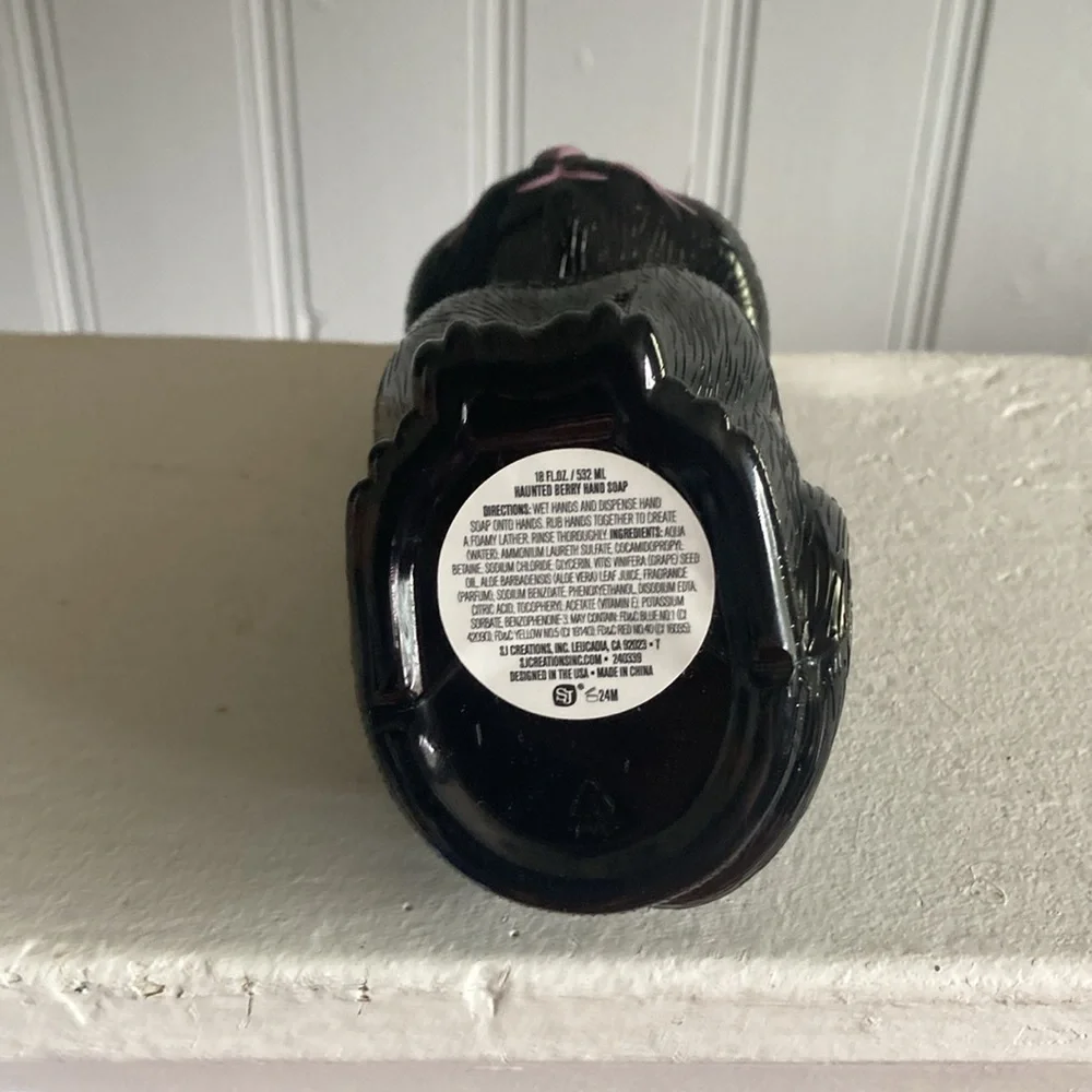 Brand NWT- 18oz- Large Black Cat 🐈‍⬛ Bottle- Haunted Berry Scented Hand Soap